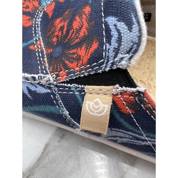 Spenco Shoes Womens Size 8 Blue Red Floral Canvas Slip On Comfort Loafers Casual - Picture 11 of 13